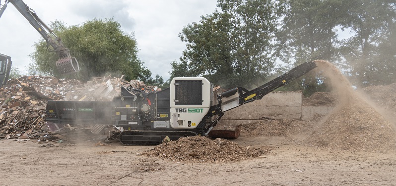 Blackpole Recycling wood shredder